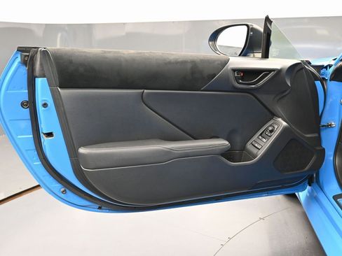 Used 2022 Toyota GR86 Premium w/ ALL Weather Mat Package (TMS) image 38