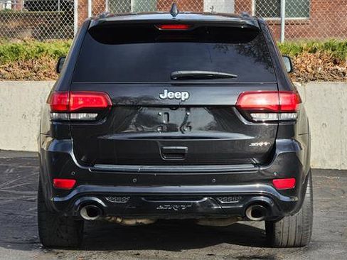 Used 2016 Jeep Grand Cherokee SRT image 4