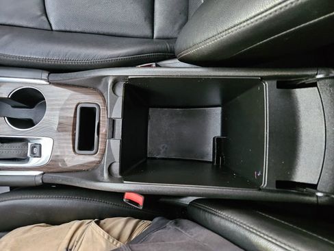 Used 2018 Chevrolet Malibu Premier image 17