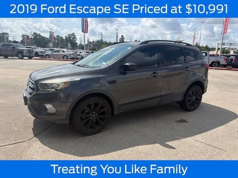 Used 2019 Ford Escape SE FWD image 1