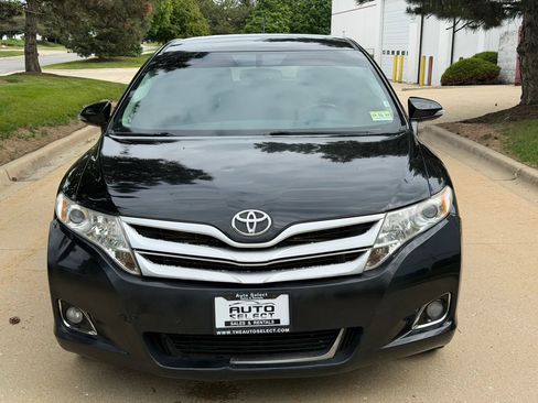 Used 2013 Toyota Venza LE AWD/4WD image 2