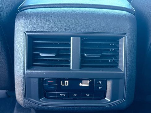 Used 2023 Volkswagen Atlas SEL image 21