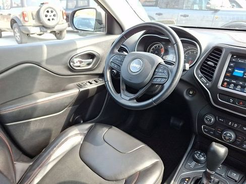 Used 2020 Jeep Cherokee Trailhawk w/ Cold Weather Group AWD/4WD image 14