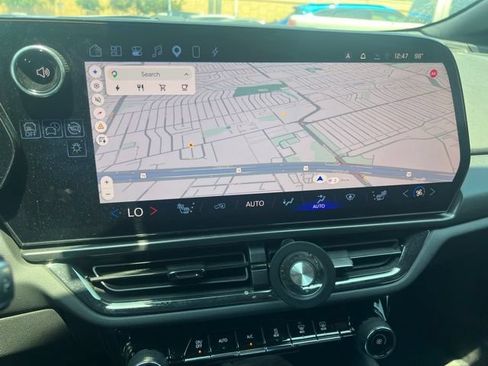 Used 2024 Chevrolet Equinox EV RS FWD image 13