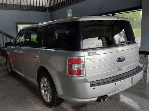 Used 2009 Ford Flex SE FWD image 10