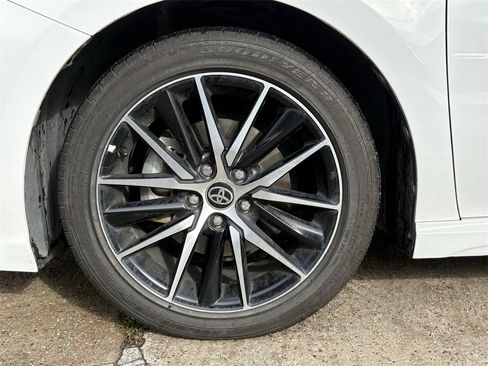 Used 2022 Toyota Camry SE image 9