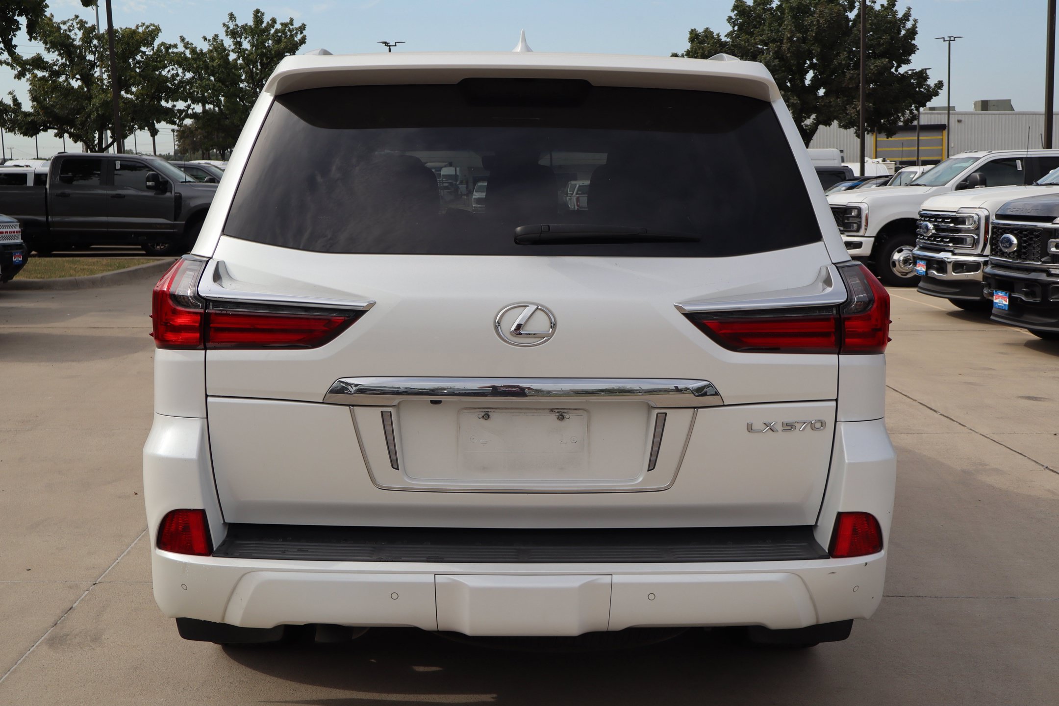 Used 2019 Lexus LX 570 4WD w/ Luxury Package image 6