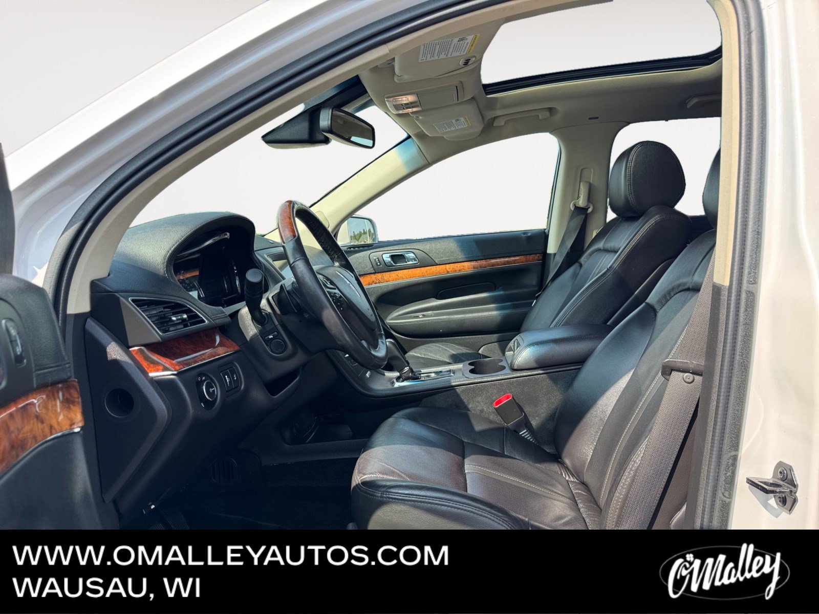 Used 2019 Lincoln MKT AWD image 10