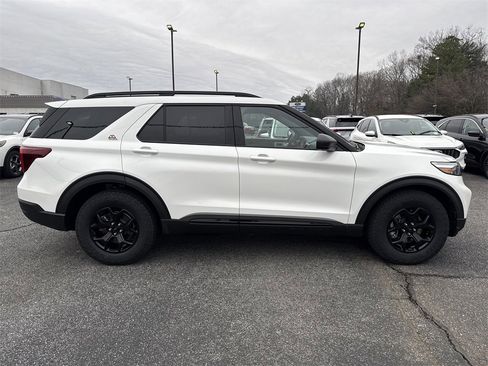 Used 2022 Ford Explorer Timberline image 8
