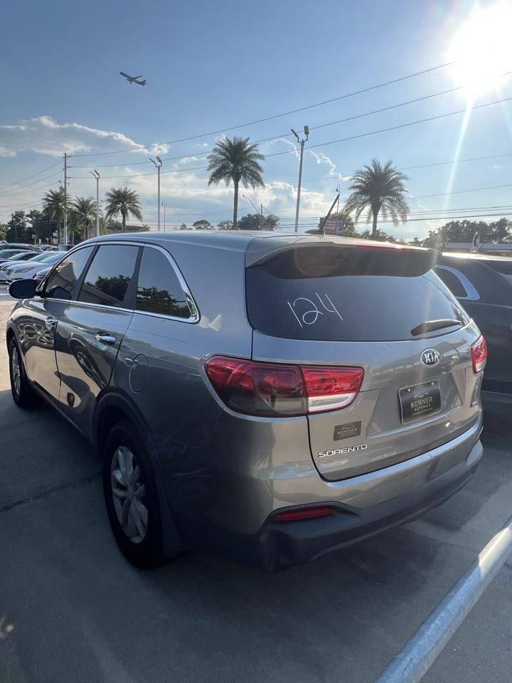 Used 2016 Kia Sorento L FWD image 4