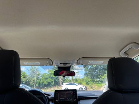 Used 2021 Toyota Corolla LE image 26