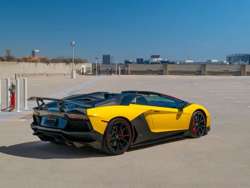 Used 2016 Lamborghini Aventador LP 700-4 AWD/4WD image 3