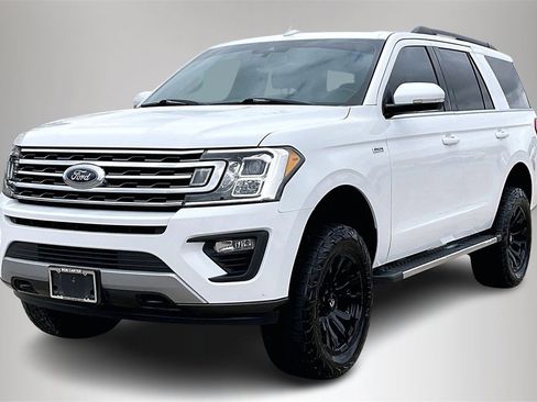 Used 2019 Ford Expedition XLT w/ Equipment Group 202A image 2