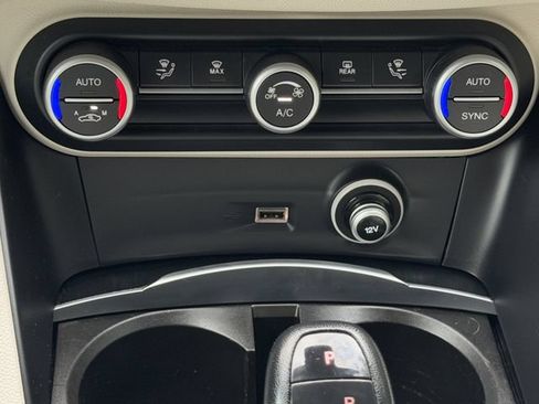 Used 2019 Alfa Romeo Stelvio RWD image 20