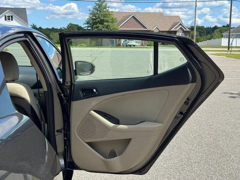 Used 2012 Kia Optima LX FWD image 17