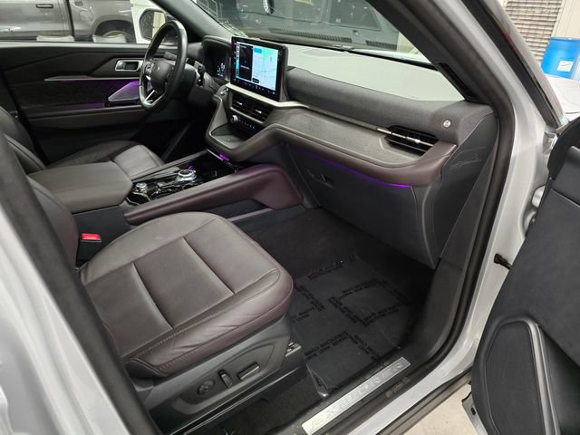 Used 2025 Ford Explorer Platinum w/ LUX Leather Package AWD/4WD image 34