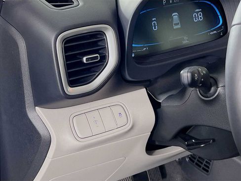 Certified 2026 Hyundai Venue SEL FWD image 10
