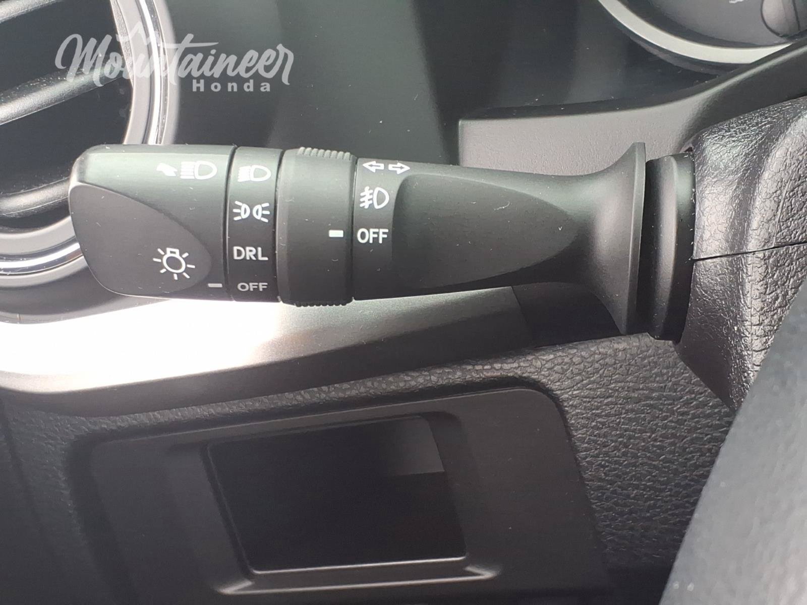 Used 2016 Toyota Tacoma SR5 RWD image 32