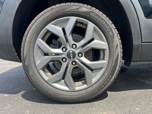 Used 2024 Kia Seltos LX AWD/4WD image 17