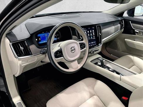 Used 2025 Volvo V90 B6 Cross Country Plus w/ Protection Package Premier AWD/4WD image 14