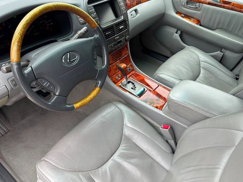 Used 2005 Lexus LS 430 RWD image 4