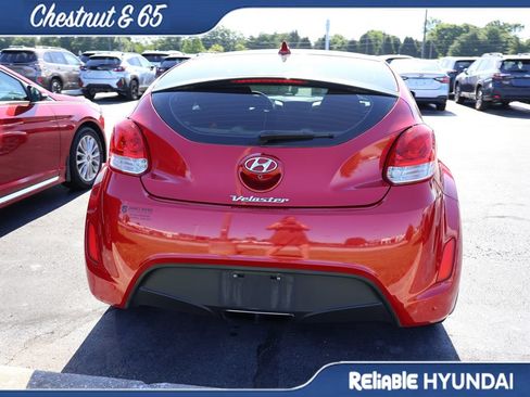 Used 2016 Hyundai Veloster FWD image 19