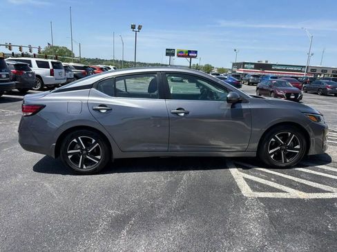 Used 2024 Nissan Sentra SV FWD image 5