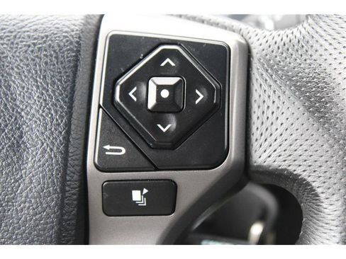 Used 2017 Toyota Tacoma SR5 w/ Tow Package image 18