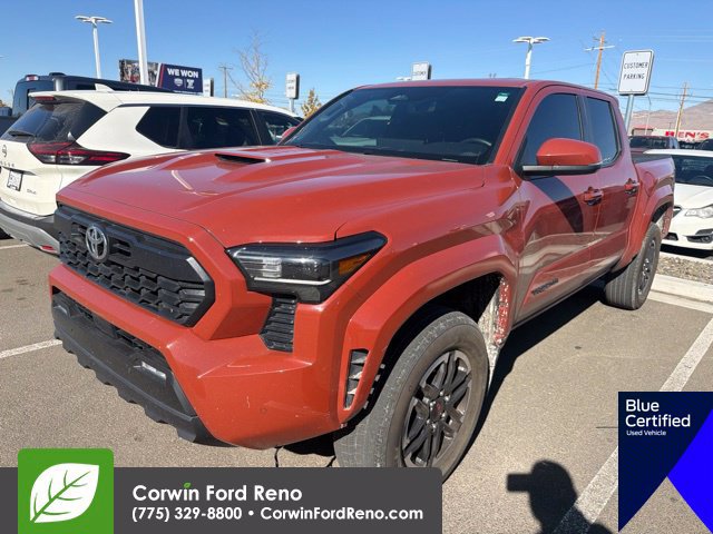 Used 2025 Toyota Tacoma TRD Sport w/ TRD Sport Upgrade Package AWD/4WD image 4
