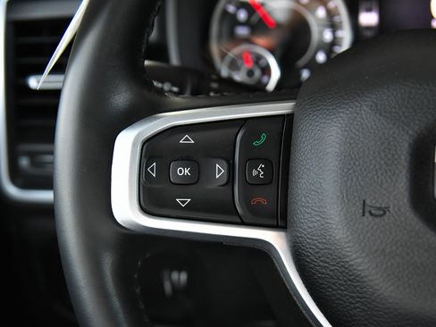 Used 2022 RAM 1500 Big Horn AWD/4WD image 34