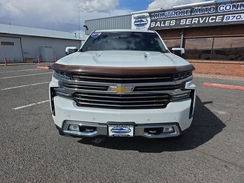 Used 2019 Chevrolet Silverado 1500 High Country w/ Technology Package AWD/4WD image 2