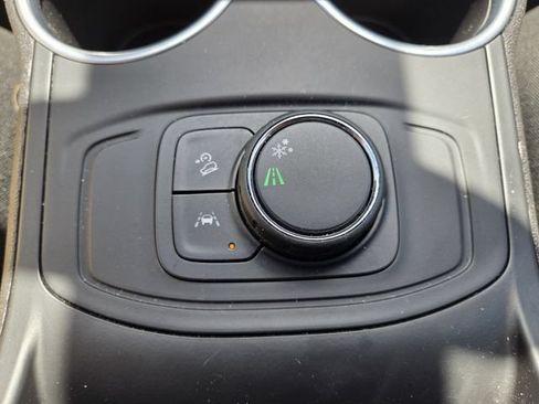 Used 2020 GMC Terrain SLE FWD image 28