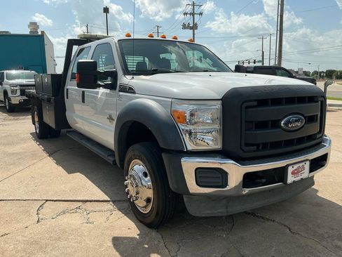Used 2014 Ford F550 2WD Crew Cab Super Duty image 4
