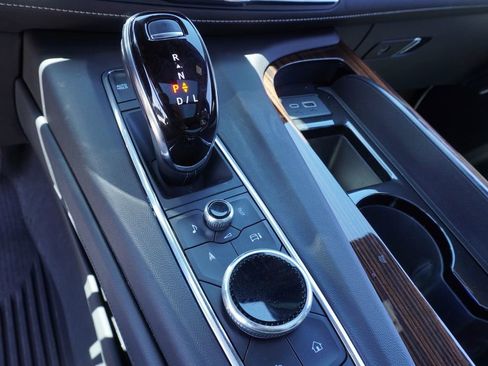 Certified 2023 Cadillac Escalade Premium Luxury w/ Performance Package AWD/4WD image 21