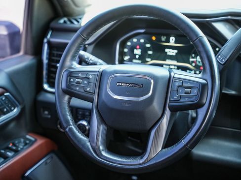 Used 2024 GMC Sierra 2500 Denali Ultimate w/ Max Trailering Package AWD/4WD image 15