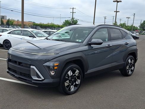 Certified 2025 Hyundai Kona SEL AWD/4WD image 3
