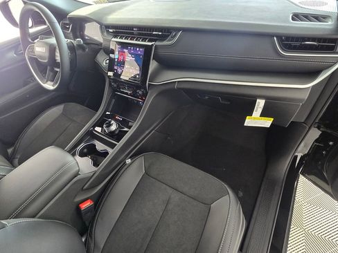New 2025 Jeep Grand Cherokee L Laredo RWD image 16