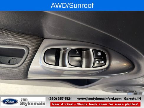 Used 2015 Nissan Juke SV w/ Technology Package AWD/4WD image 16