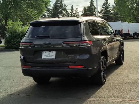 New 2025 Jeep Grand Cherokee L Laredo image 8