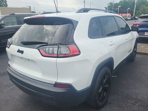Used 2020 Jeep Cherokee Latitude Plus AWD/4WD image 3
