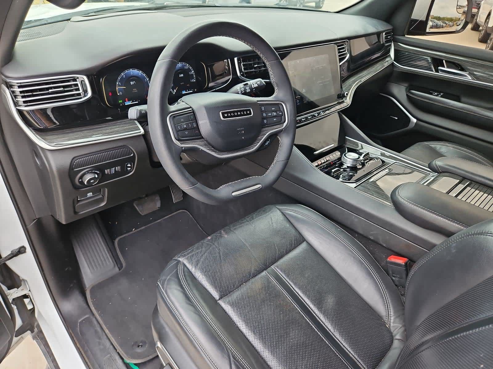 Used 2022 Jeep Wagoneer Series III w/ Rear Seat Video Group 1 AWD/4WD image 2