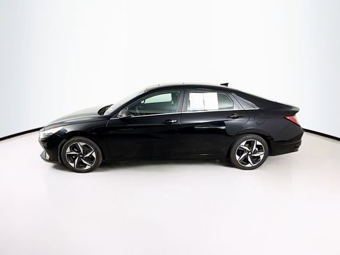 Used 2022 Hyundai Elantra Limited FWD image 7