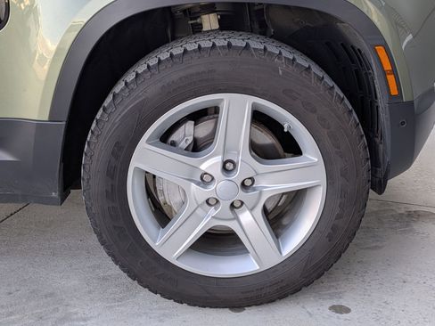 Used 2020 Land Rover Defender 110 HSE image 32