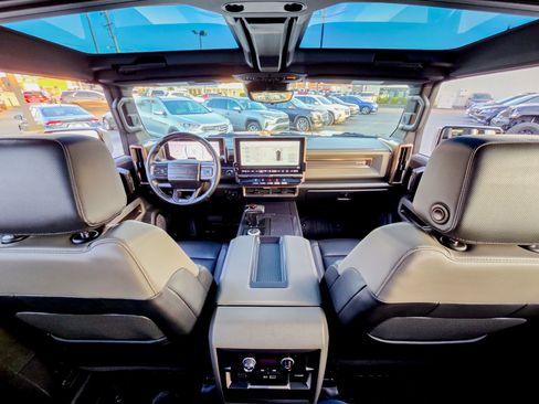 Used 2024 GMC Hummer EV 3X image 2