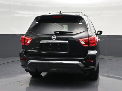 Used 2019 Nissan Pathfinder S FWD image 2