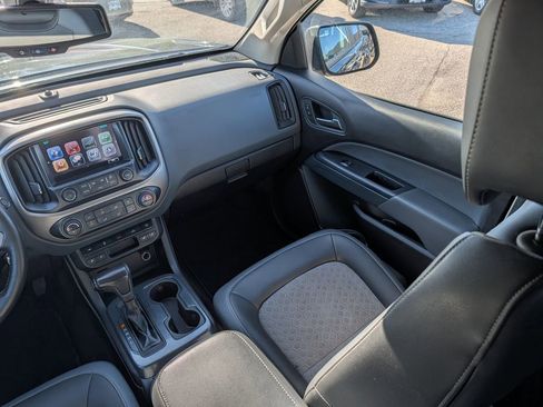 Used 2017 Chevrolet Colorado Z71 AWD/4WD image 11