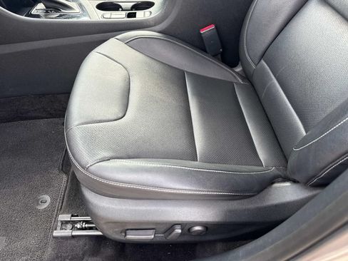 Used 2022 Kia Niro Touring Special Edition FWD image 22