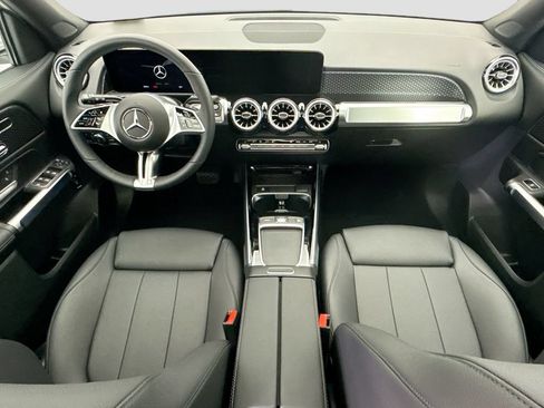 Used 2026 Mercedes-Benz GLB 250 4MATIC image 13