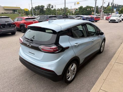 Used 2023 Chevrolet Bolt LT FWD image 5