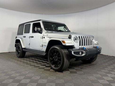 Used 2023 Jeep Wrangler Unlimited Sahara AWD/4WD image 4